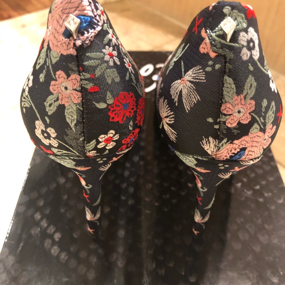 Sam Edelman Heels - Picture 4 of 9